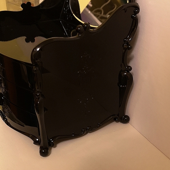 Anna Sui Makeup Dresser - Picture 4 of 14